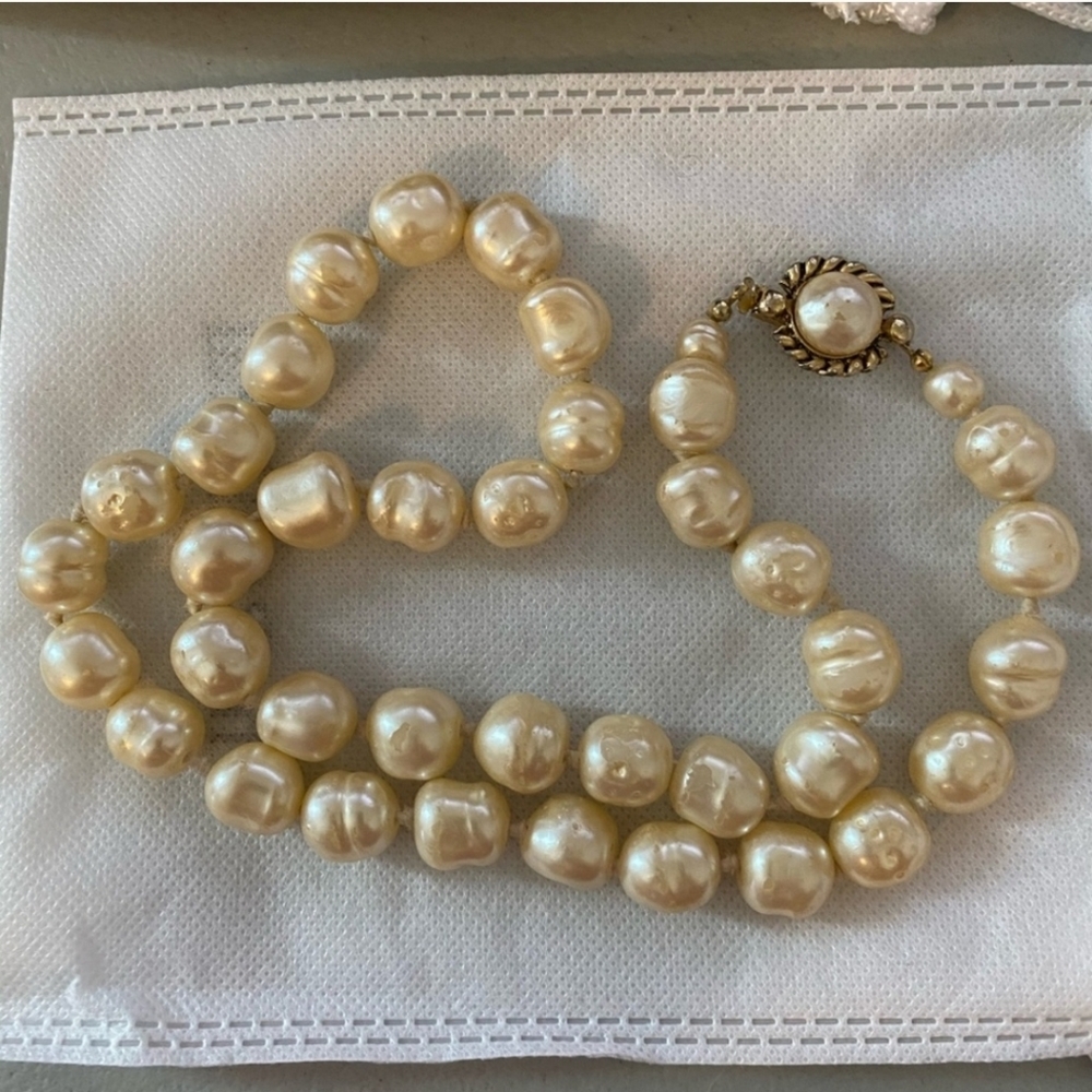 Vintage Chanel pearl necklace